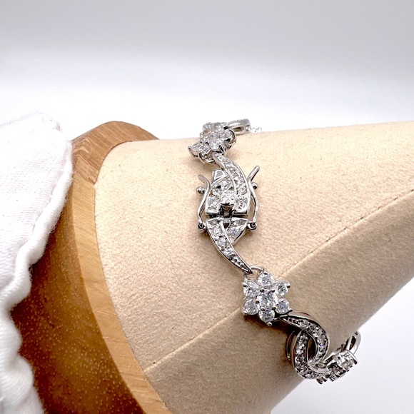 .925 Sterling Silver Clear Cz Flower And Crisscross Design Bracelet - Picture 5 of 14